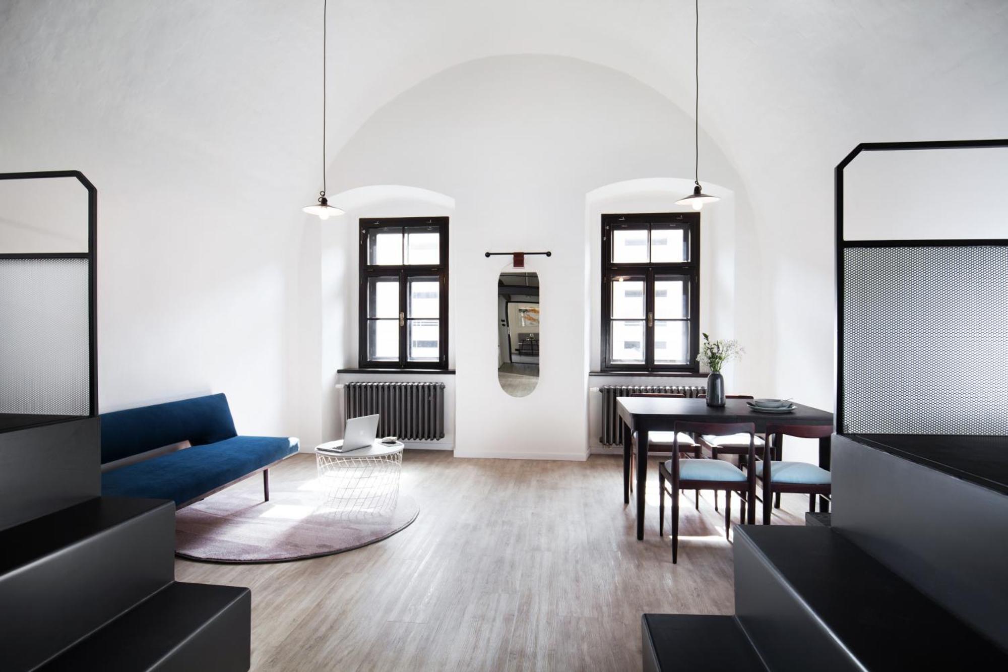 Long Story Short Hostel & Cafe Оломоуц Екстериор снимка