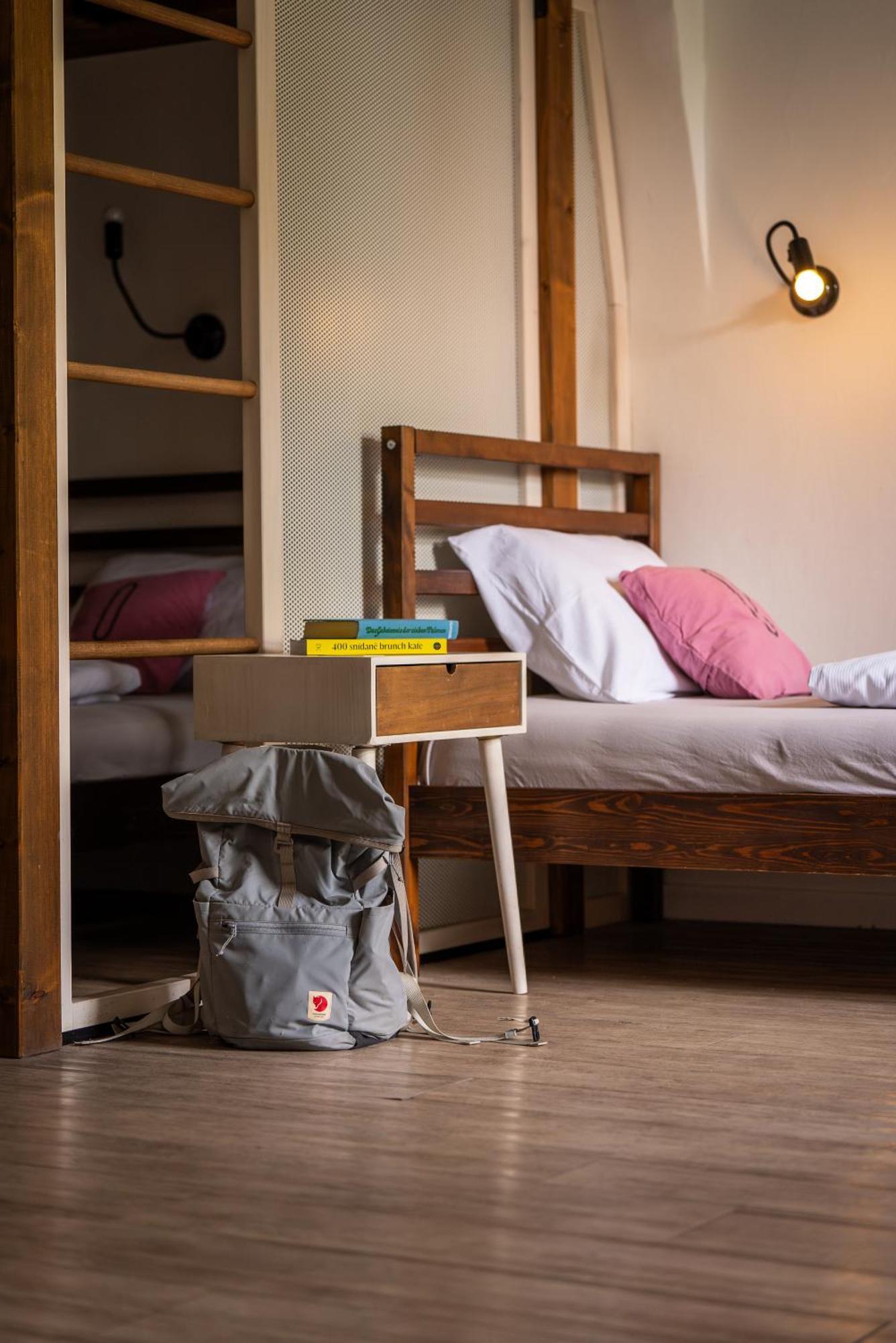 Long Story Short Hostel & Cafe Оломоуц Екстериор снимка