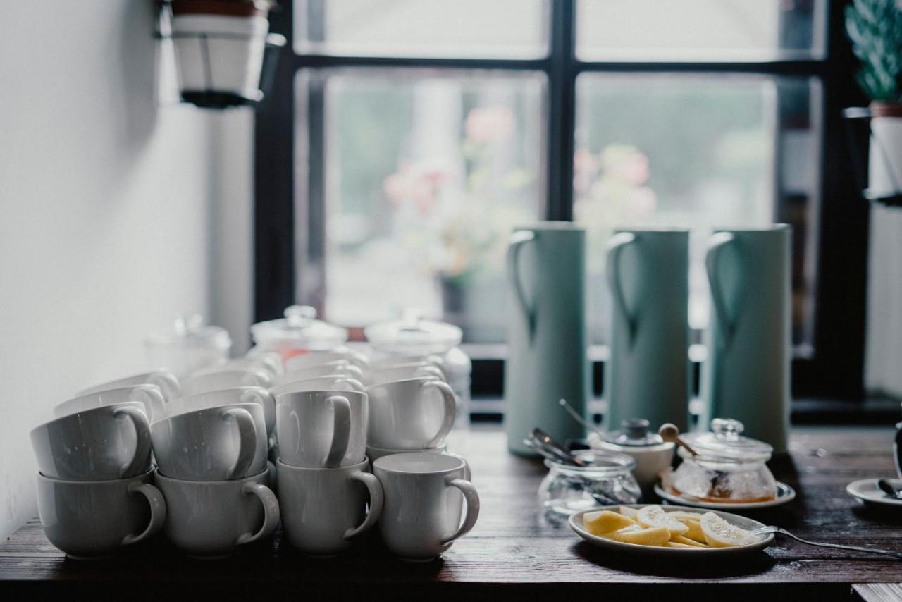 Long Story Short Hostel & Cafe Оломоуц Екстериор снимка
